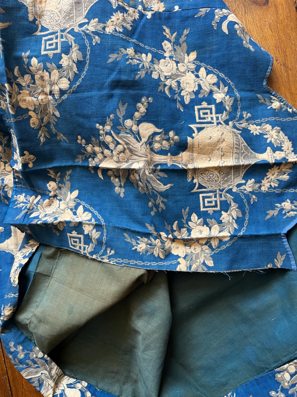 Antique Fabric. French ToilePanel Pelmet. Vintage Blue Textile, Floral Garlands