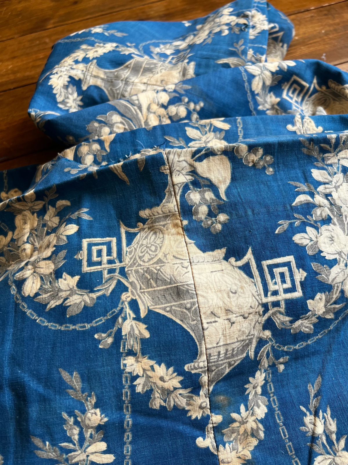 Antique Fabric. French ToilePanel Pelmet. Vintage Blue Textile, Floral Garlands